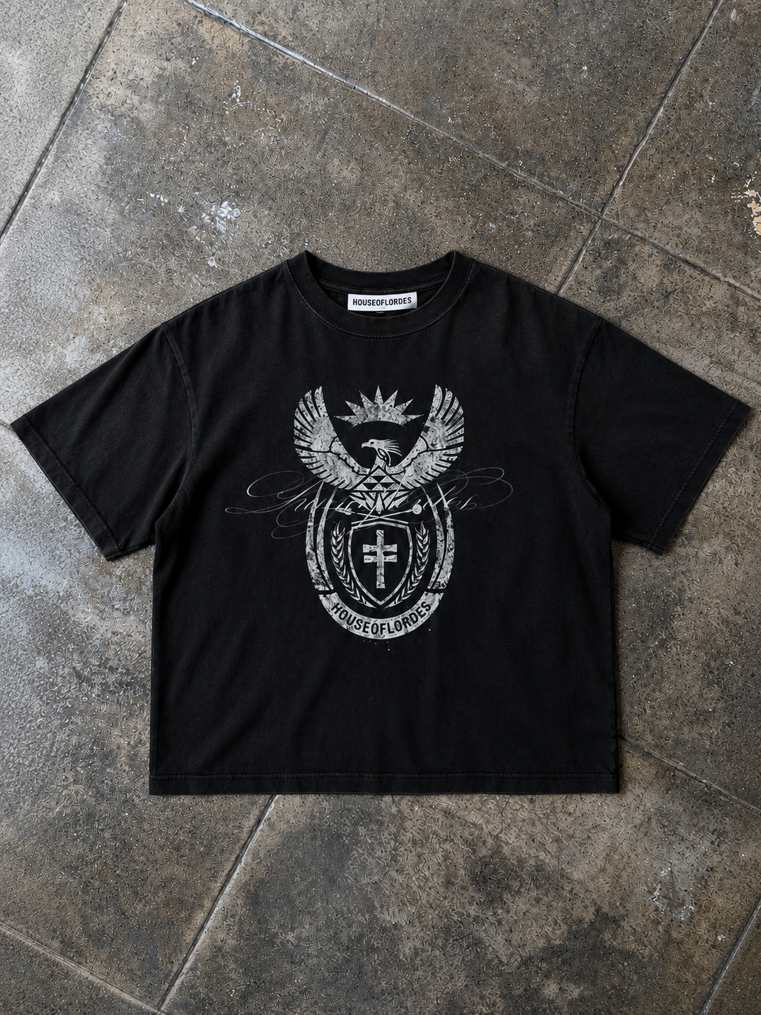 HOL CREST TEE